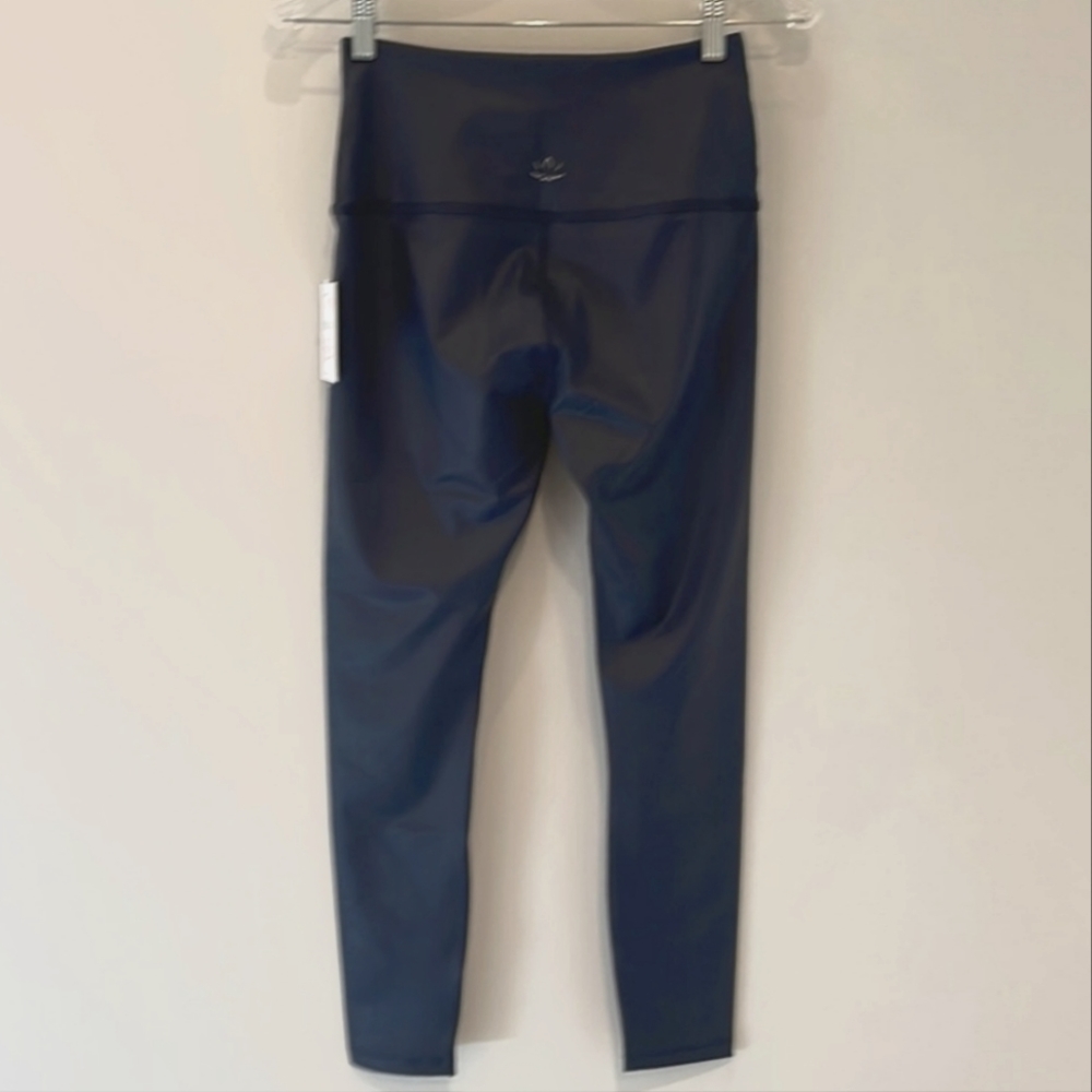 Beyond Yoga navy pearlized leggings - Picture 2 of 2